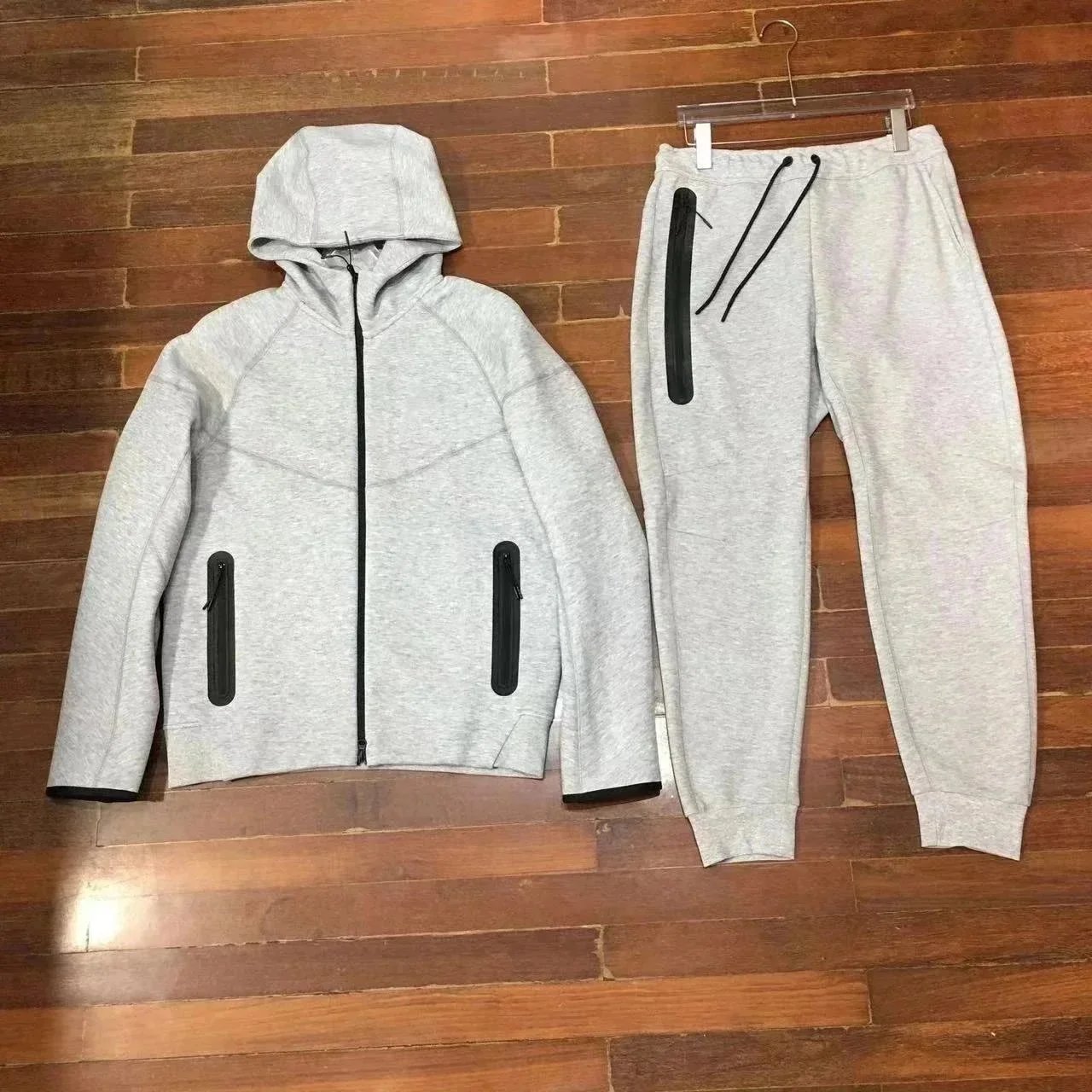 新款灰色套装