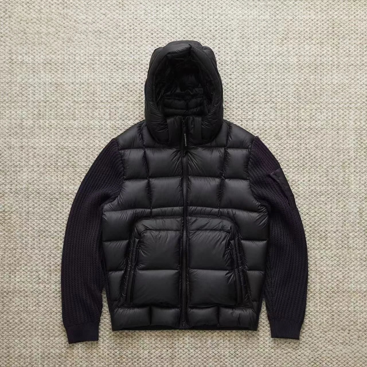 针织拼接羽绒服（90%白鸭绒）-黑色【预售15天】