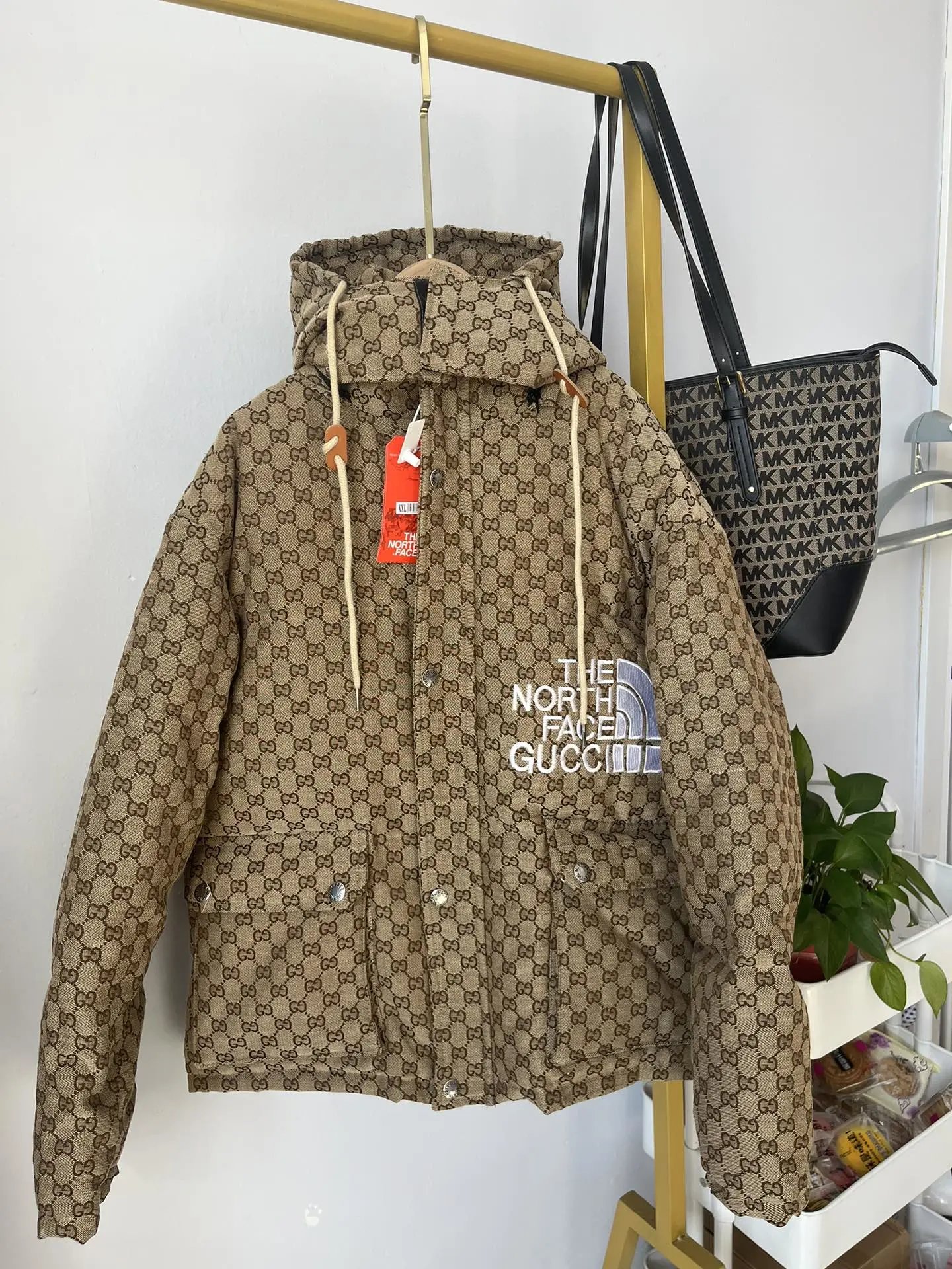 19卡其