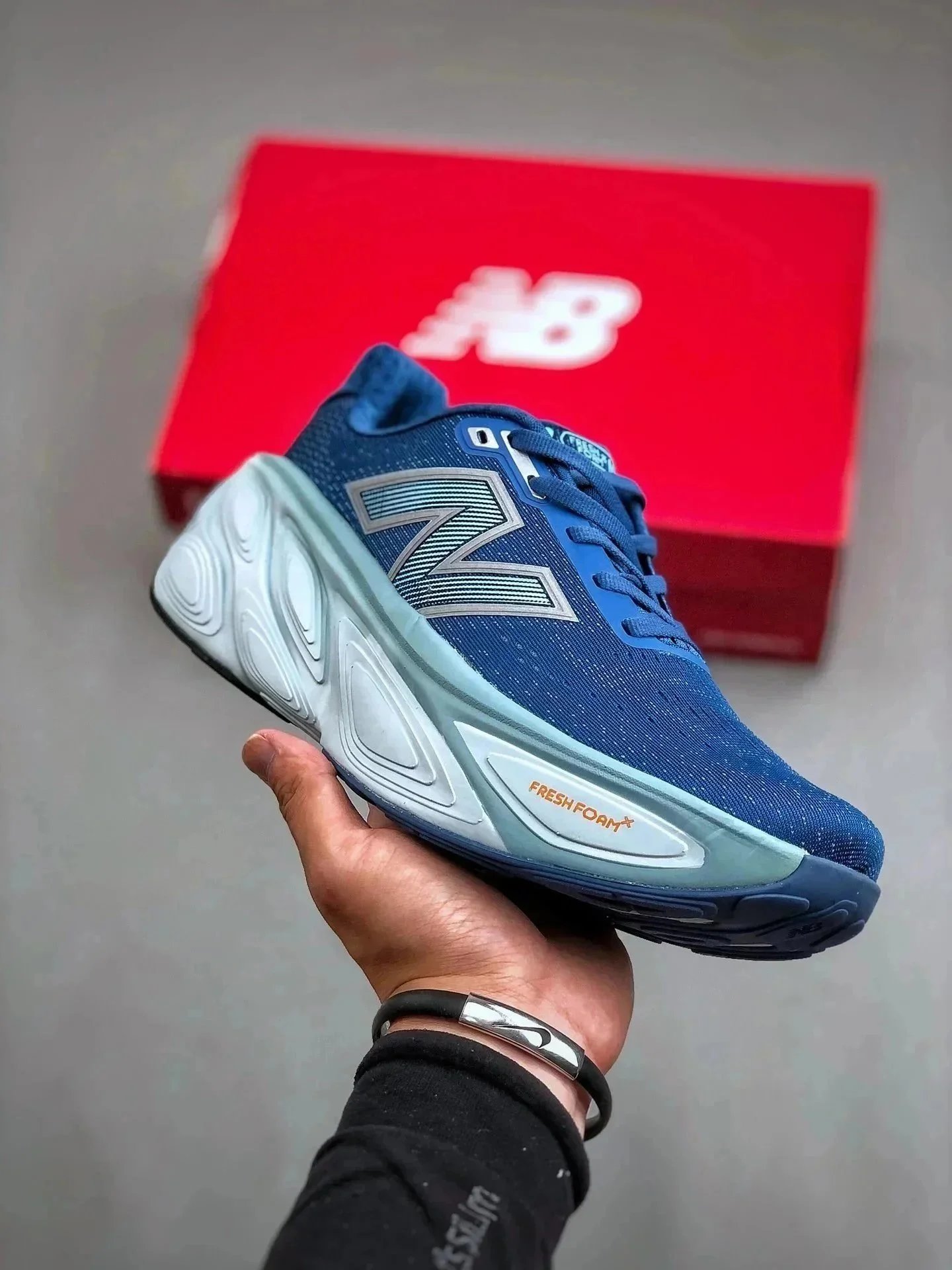36蓝色