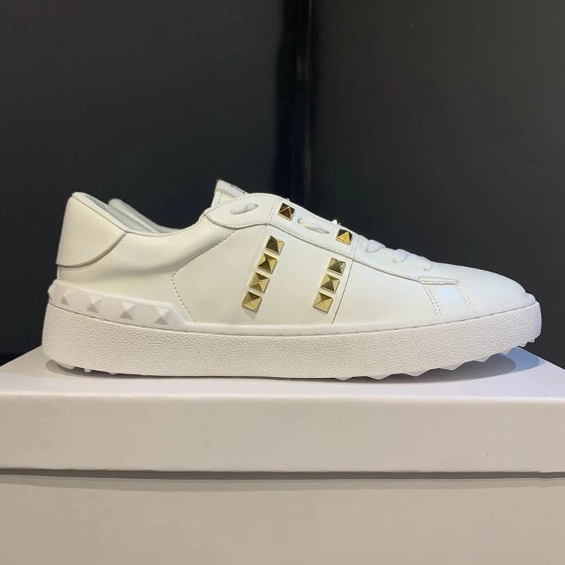 白色 金钉