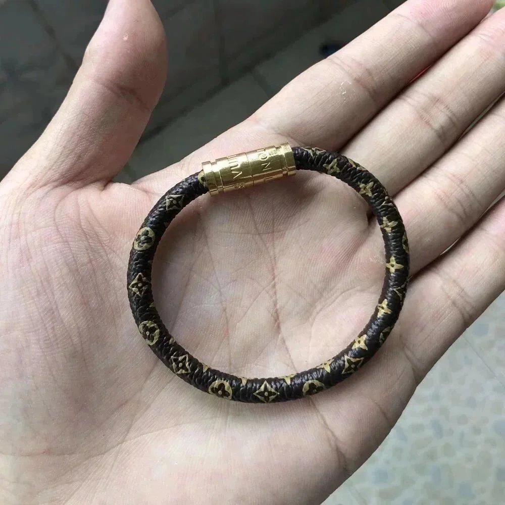 金扣老花 - 19cm带原包装
