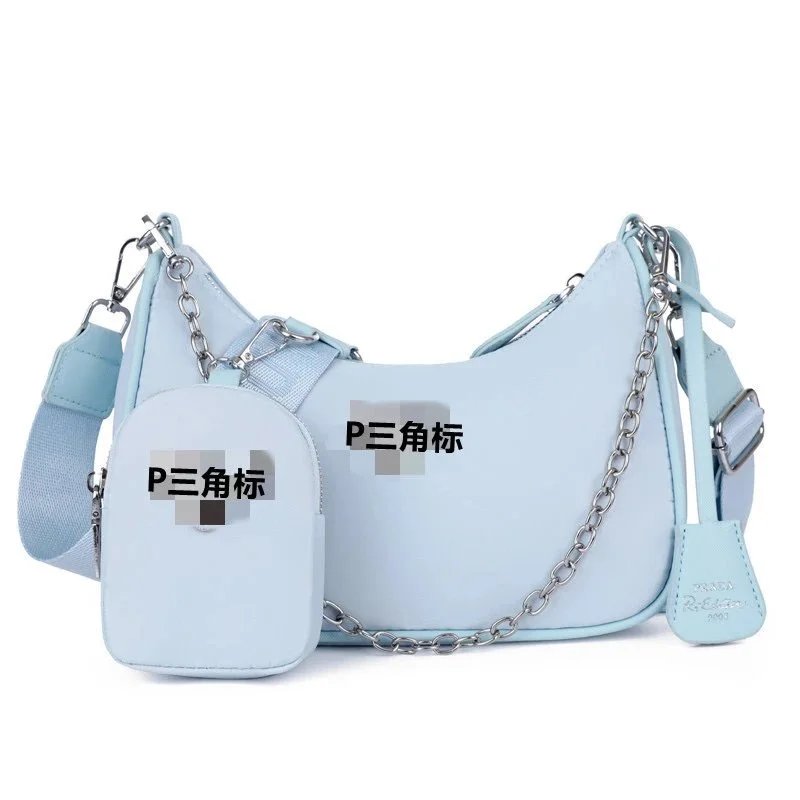 Prada浅蓝