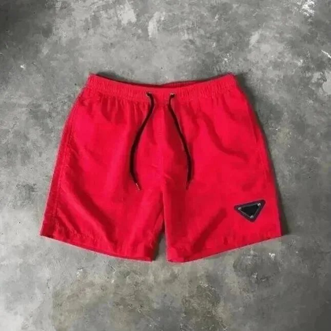 红色