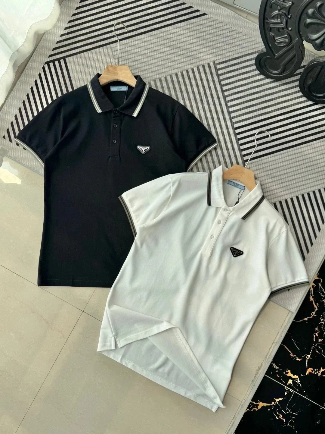 白色POLO