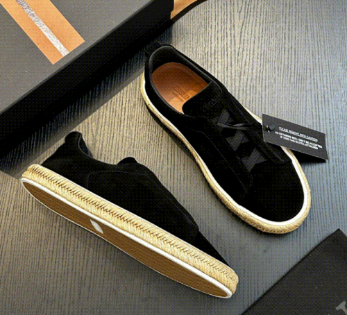 Clarks Originals Black Suede Desert Boots